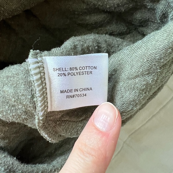 Orvis: Olive Green Quilted Sweatshirt: Size Large - Picture 3 of 7